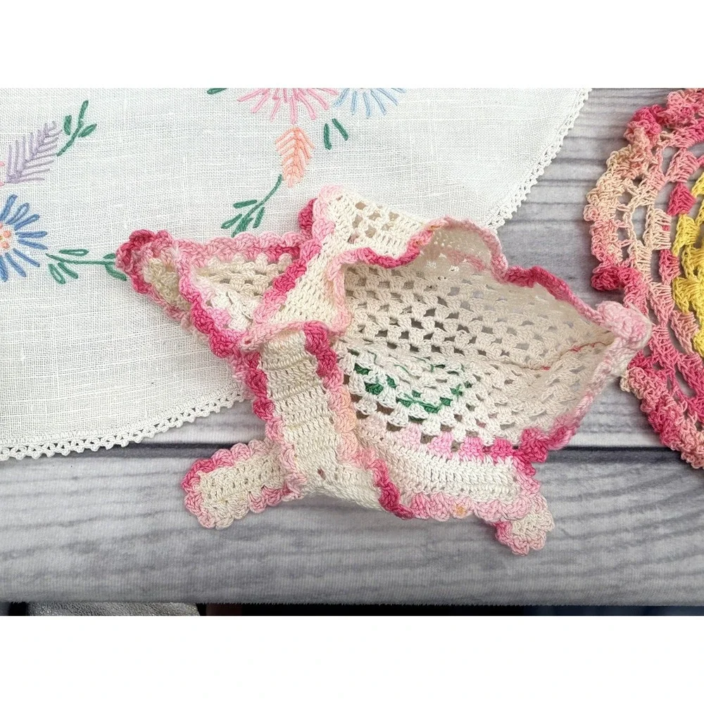 LOT OF 7 VINTAGE EMBROIDERED / CROCHET / LACE DOILIES - CROCHET BASKET